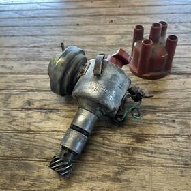 0231176084 Bosch 0321176084 75 76 Bmw 2002 E10 Distributor Used
