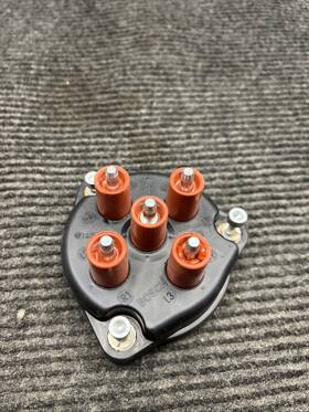 Bosch 047024182738 1 235 522 430 Distributor Cap For Mercedes-benz