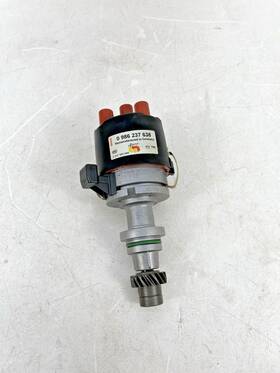 0986237638 Bosch 87-93 Volkswagen Cabriolet/corrado/ Fox /golf /jetta Ignition Distributor