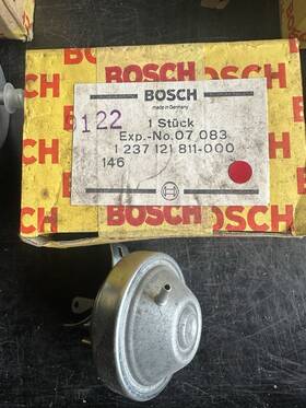 Type-1 Bosch 4v1275 Nos 1 237 121 811 Vw 1971 Beetle .. Brand New In Box