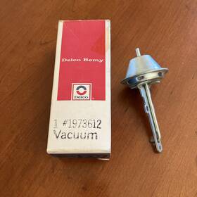 1973612 Delco Remy Nos Gm 8 Cyl 350 Inch Distributor Vacuum Advance