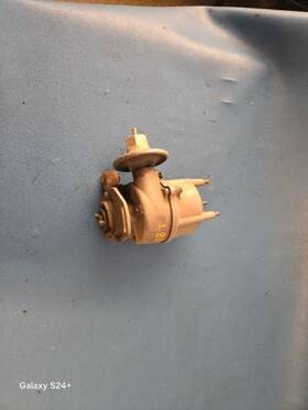 606-01942 Ford 82 Exp Distributor Mt