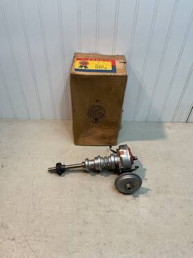 B5a-12127-b Ford Nos 1955 Fairlane And F-100/350 Truck 239-272 Distributor New Oem Reman