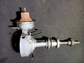 D2af-12127-ca Ford Motorcraft Points Distributor Date 2d20 C9zf-12131-a Vac 1f