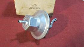 D2tz-12370-j Ford Nos 1968-1971 F-series Truck Distributor Vacuum Advance