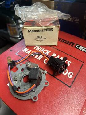 D5tz-12a112-a Ford 75-86 Nos F100 F250 F350 E150 E350 4.9l 300 Breakerless Distributor Stator