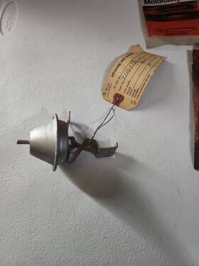 1116195 Gm Nos 1962-1967 Chevrolet Chevelle Nova Corvair Vacuum Advance Oem