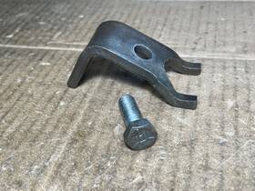 J3233813 Jeep Oem Amc V8 Distributor Hold Down Bracket And Bolt 290 304 343 360 390 401