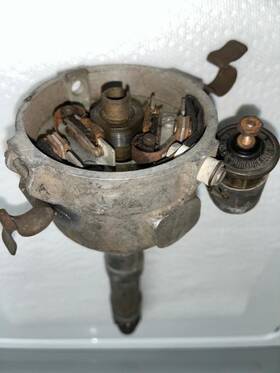 24100v Mallory Vintage Dual-point Distributor For Chevrolet