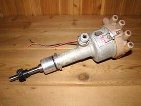 Yl519bv Mallory Ignition Vintage Distributor From A 1969 Ford 302 Trojan Boat Engine