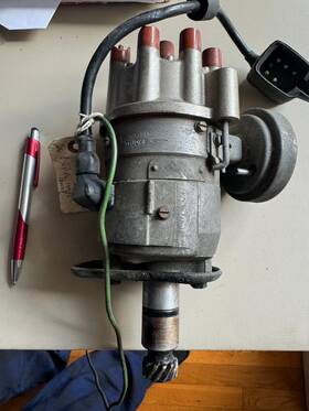 0231403007 Mercedes / Bosch Benz Distributor W 107 With New Cap #